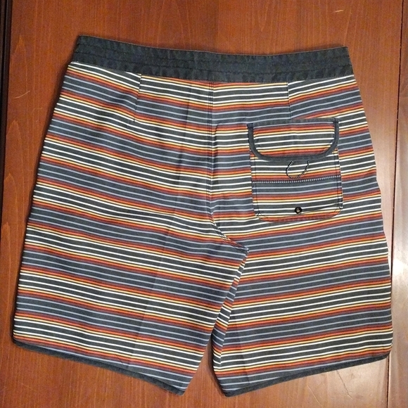 NWT Deco Private Label Board Shorts, Size 32, Multi-Colored with Stripes Pigment - Picture 3 of 12